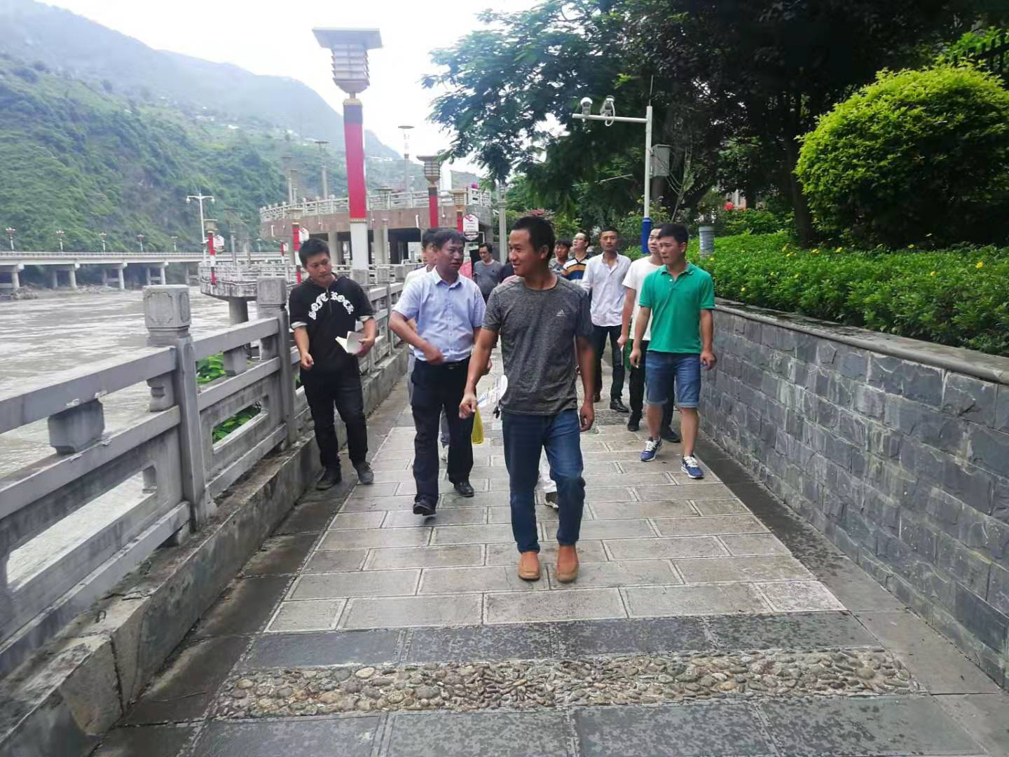 瀘水市賴茂新區(qū)市政道路景觀提升改造建設(shè)項目預驗收