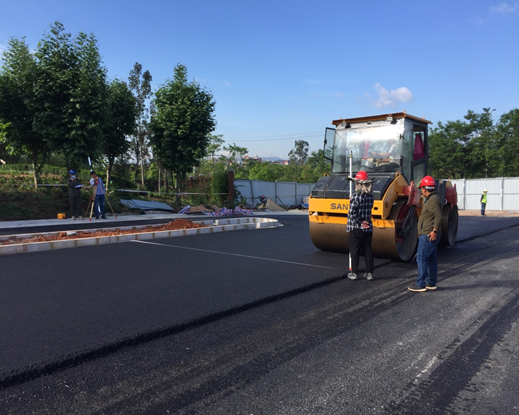 我公司監(jiān)理的安寧市城市基礎(chǔ)設(shè)施PPP項(xiàng)目(一期)第一個(gè)道路項(xiàng)目瀝青路面完工