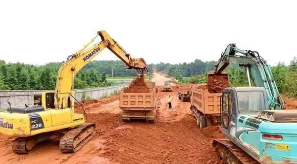 太平新城34號(hào)路、太平新城松鼠屋項(xiàng)目1號(hào)路等5個(gè)重點(diǎn)項(xiàng)目順利開工