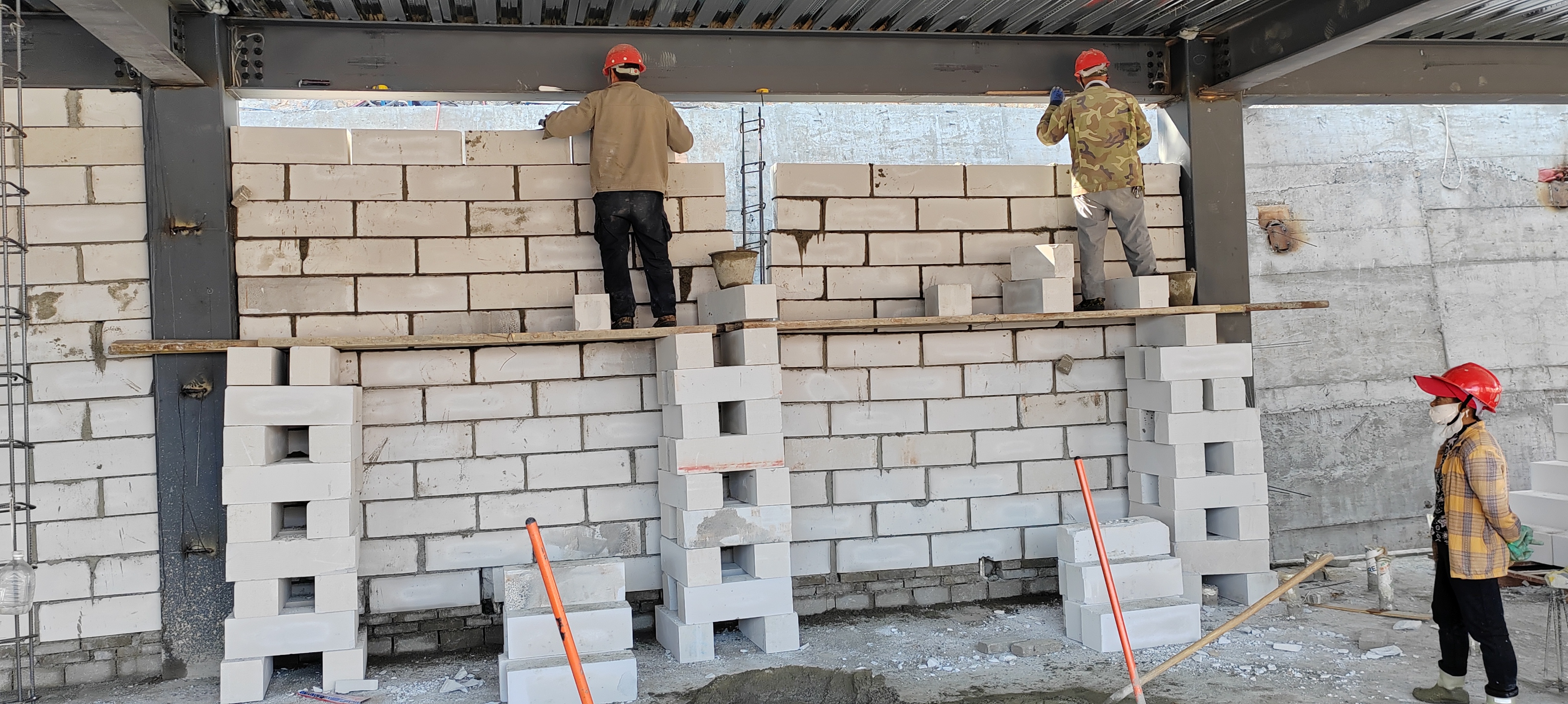 東川區(qū)湯丹鎮(zhèn)灑海村鄉(xiāng)村振興示范點(diǎn)鄉(xiāng)村旅游項(xiàng)目(二期) 特色商業(yè)街區(qū)建設(shè)工程項(xiàng)目2月份進(jìn)度