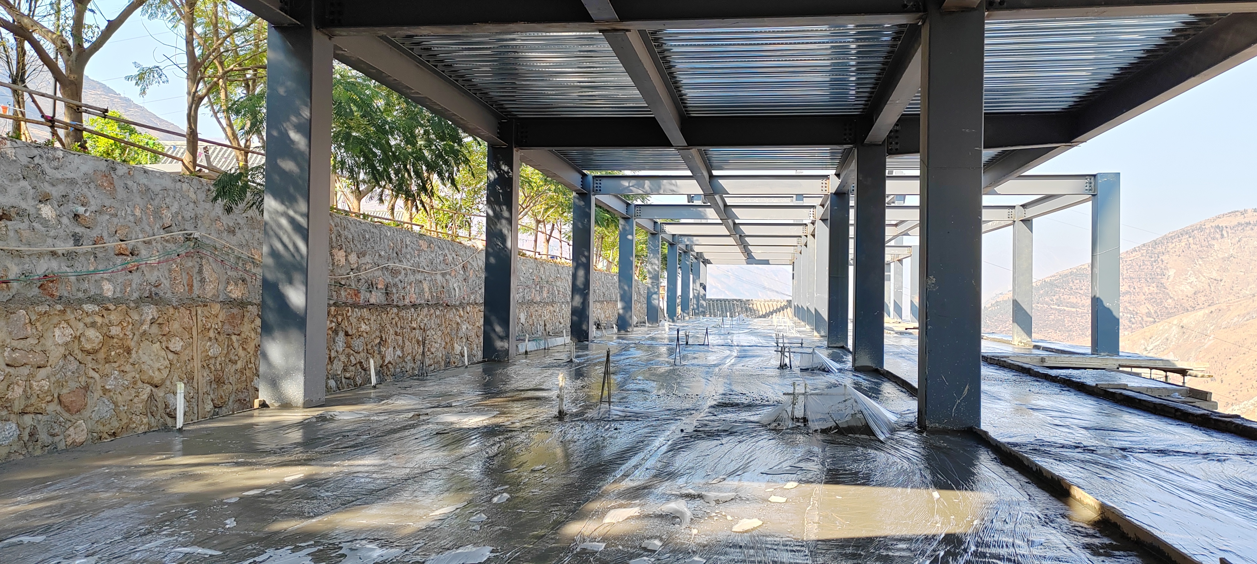 東川區(qū)湯丹鎮(zhèn)灑海村鄉(xiāng)村振興示范點(diǎn)鄉(xiāng)村旅游項(xiàng)目(二期) 特色商業(yè)街區(qū)建設(shè)工程項(xiàng)目2月份進(jìn)度