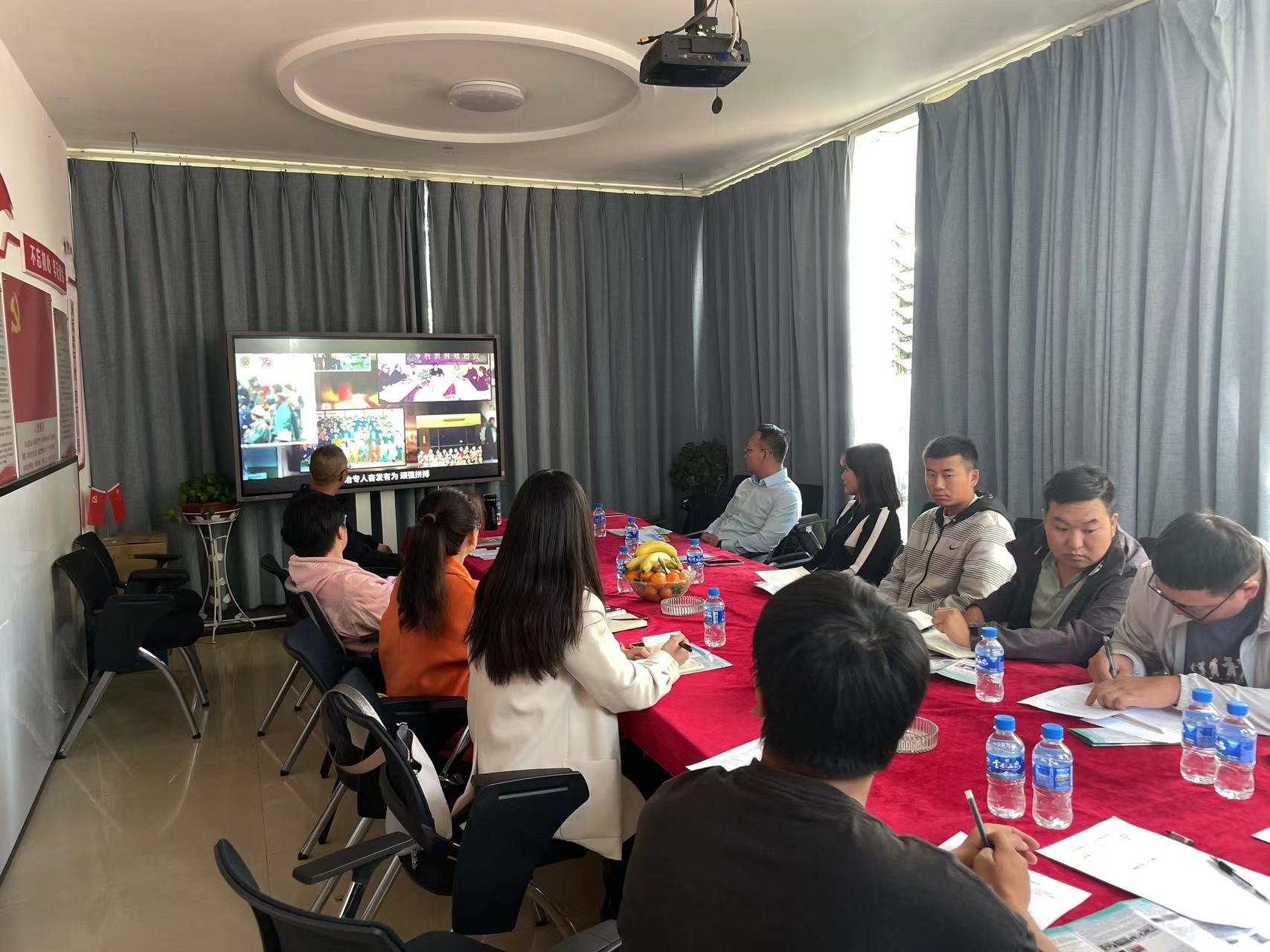 校友情濃再聚首，同心共筑新篇章 ——昆明冶金高等?？茖W校領導蒞臨我公司慰問各級校友