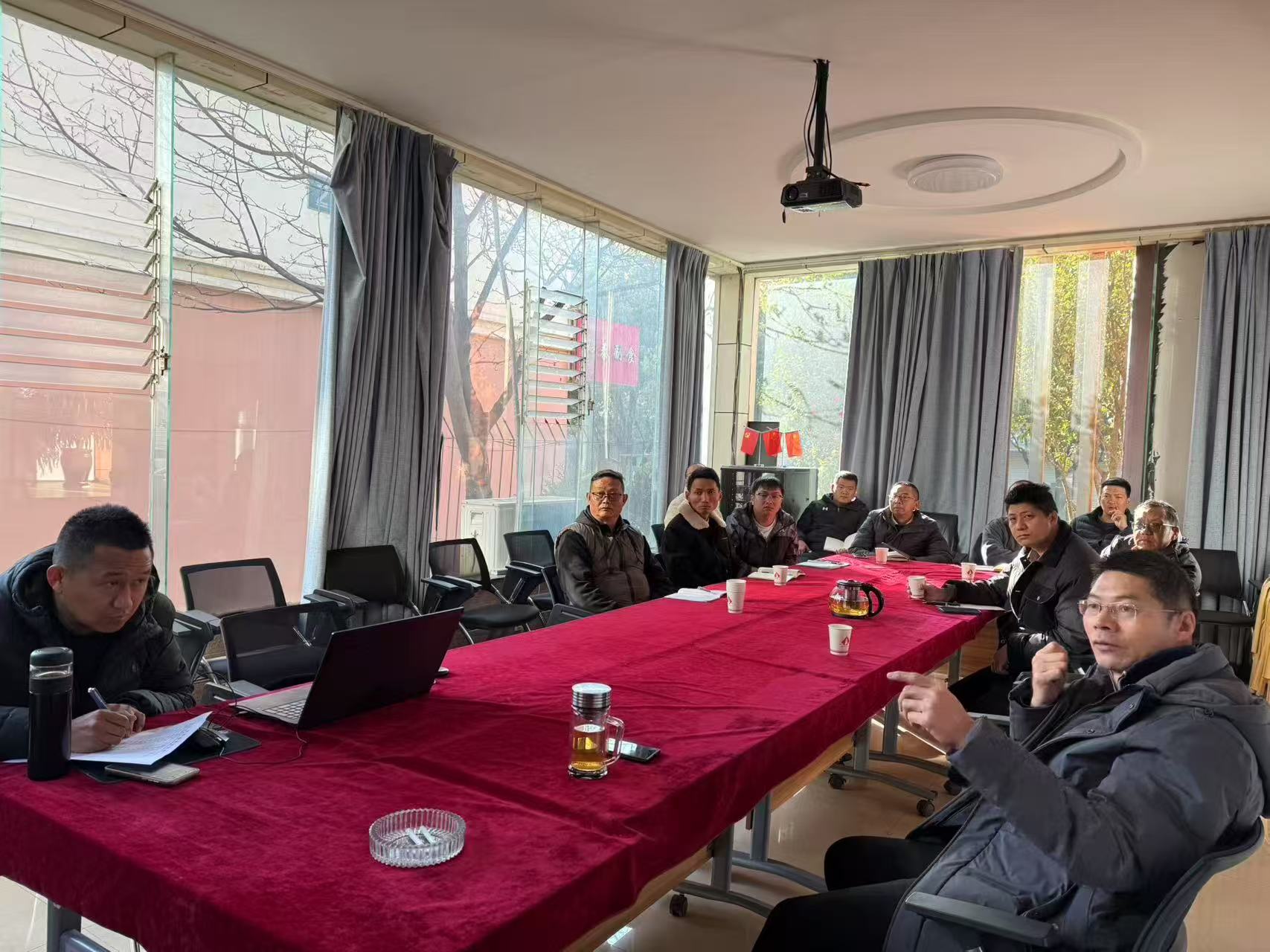 加強(qiáng)隱患排查 筑牢安全屏障——盛翔監(jiān)理公司開展《房屋市政工程生產(chǎn)安全重大事故隱患判定標(biāo)準(zhǔn)(2024版)》宣貫培訓(xùn)