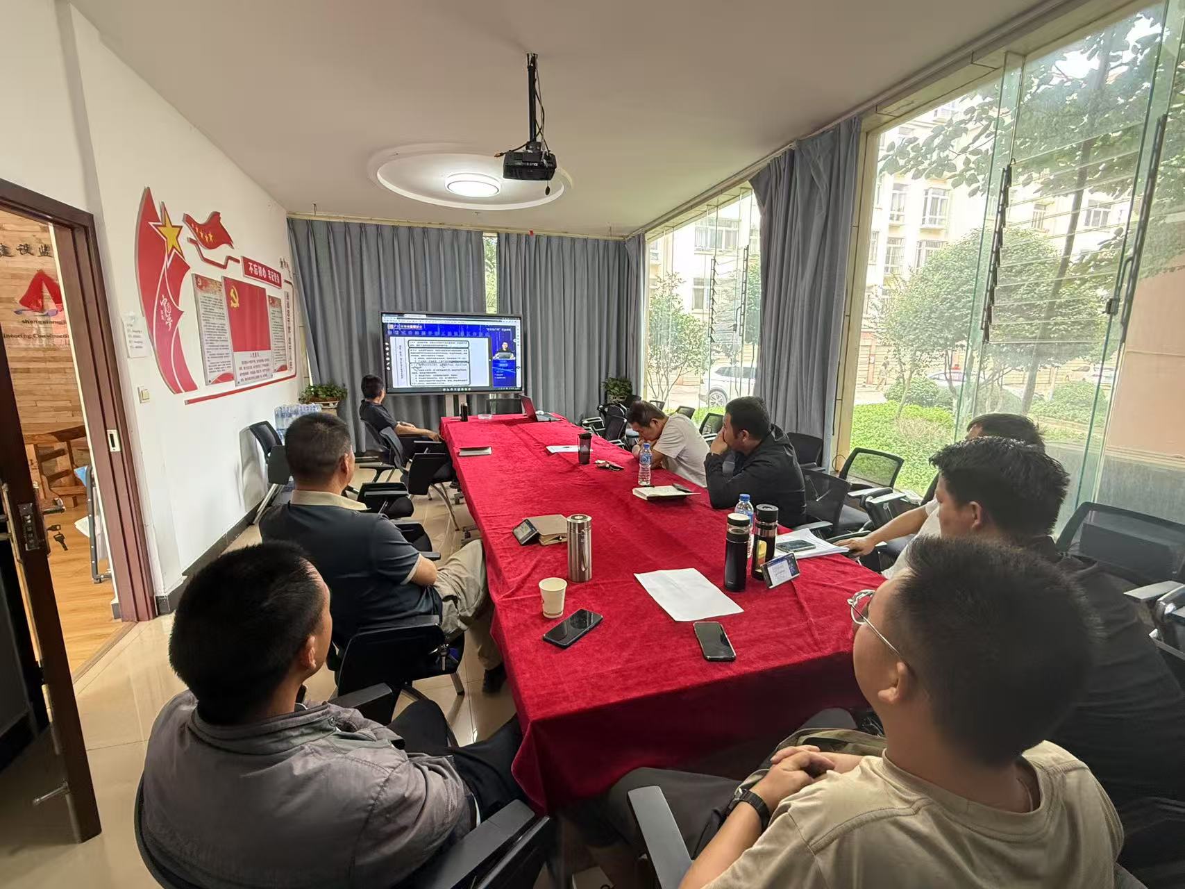 聚焦附著式升降腳手架工程監(jiān)理要點 筑牢安全生產(chǎn)防線